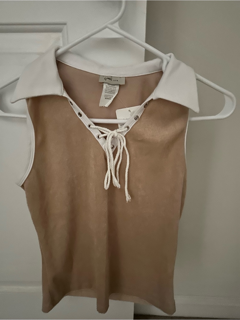 Lace-Up Collared Tank Top - White Collar / Camel Color